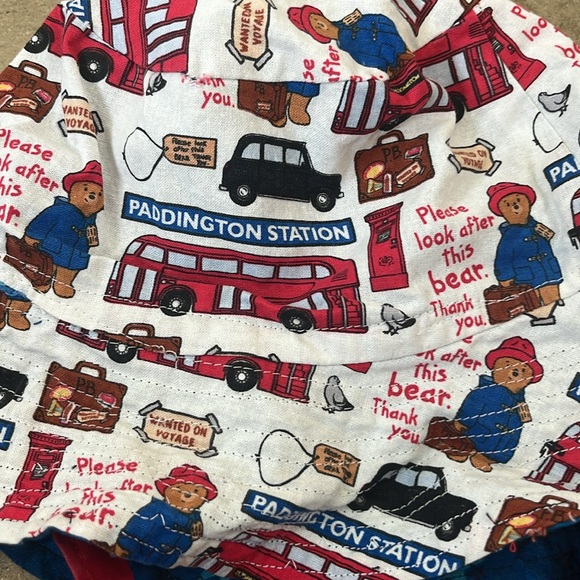 ⭐️5 for $20⭐️ Reversible paddington bear hat - Picture 3 of 4